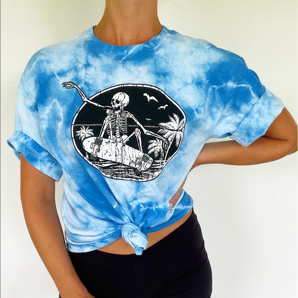 Social Culture blue tie dye skeleton skateboard tee size XL